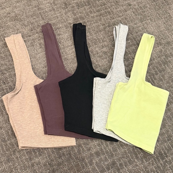 Aritzia TNA Laguna Tank - Picture 1 of 16